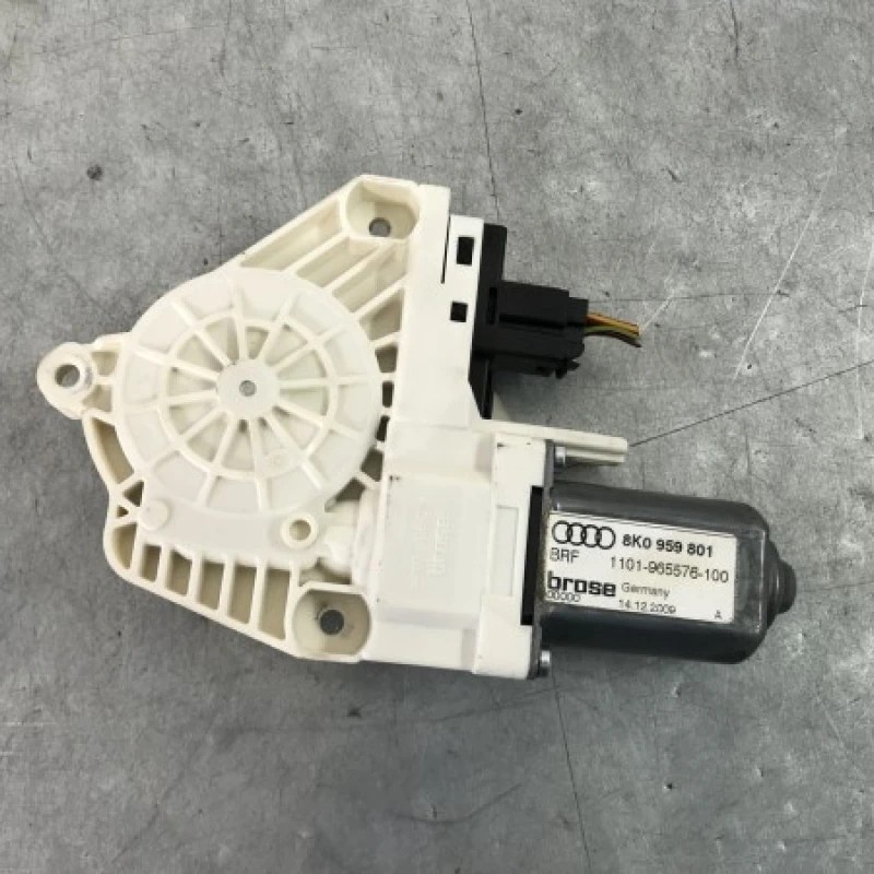 Motoras geam stanga fata / Audi A5 8T 2010 / Audio si electronice