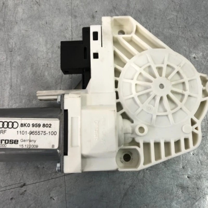 Motoras geam dreapta fata Audi A5 8T 2010