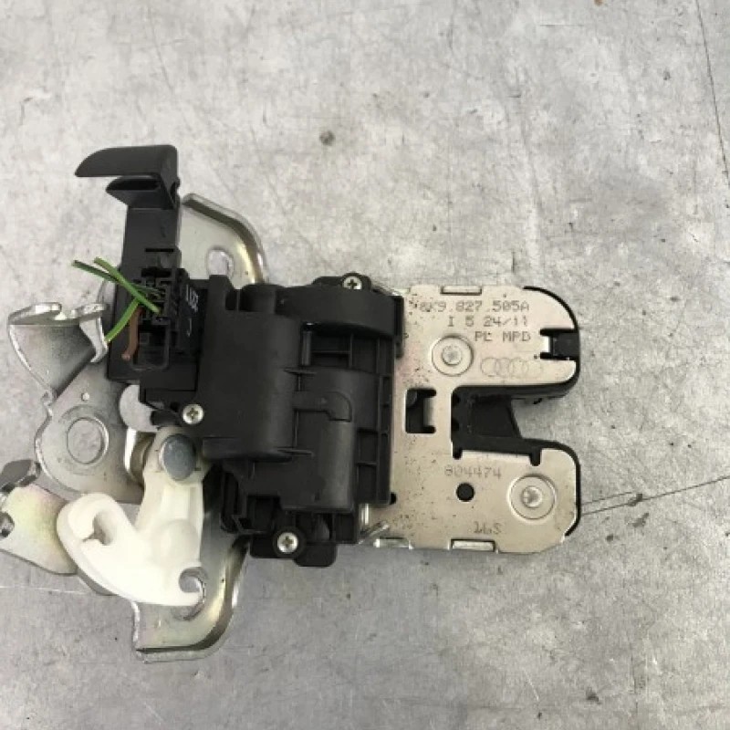 Incuietoare haion / Audi A4 B8 2012 / Caroserie, oglinzi si faruri