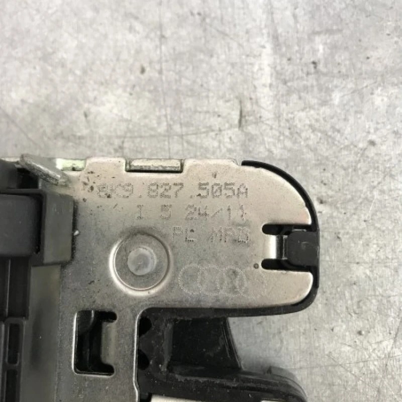 Incuietoare haion / Audi A4 B8 2012 / Caroserie, oglinzi si faruri