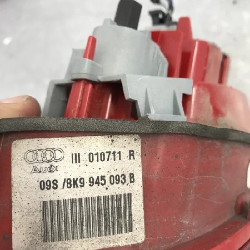 Stop dreapta haion / Audi A4 B8 2012 / Caroserie, oglinzi si faruri