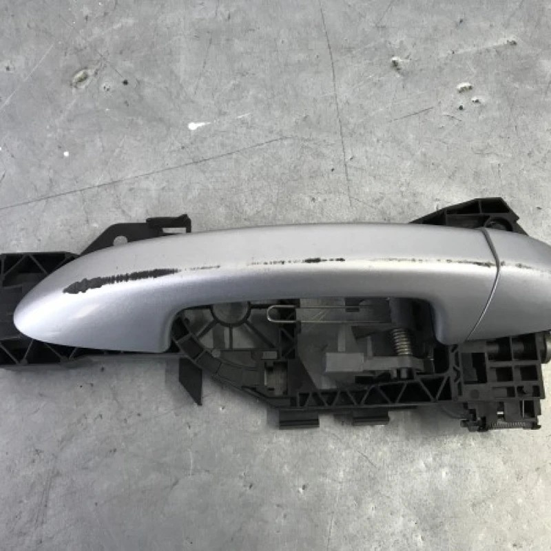 Maner usa dreapta fata / Volkswagen Passat B6 2008 / Caroserie, oglinzi si faruri