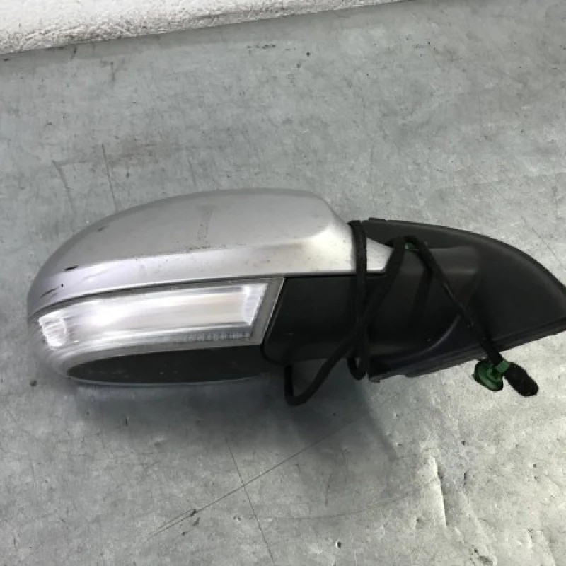 Oglinda dreapta / Volkswagen Passat B6 2008 / Caroserie, oglinzi si faruri