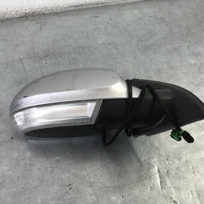Oglinda dreapta / Volkswagen Passat B6 2008 / Caroserie, oglinzi si faruri