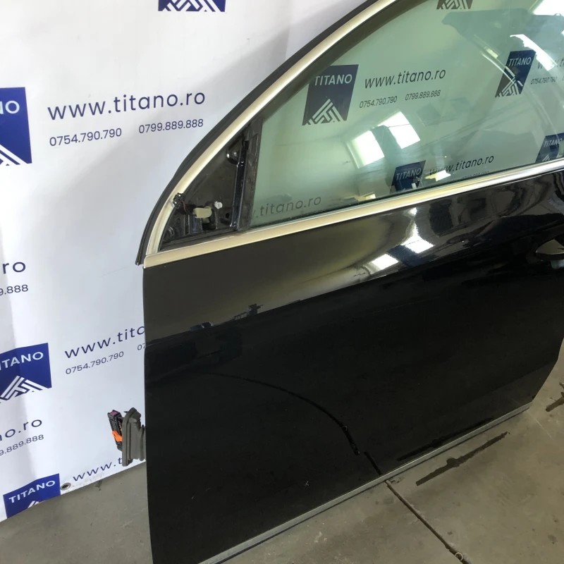Usa stanga fata / Volkswagen Passat B7 2012 / Caroserie, oglinzi si faruri