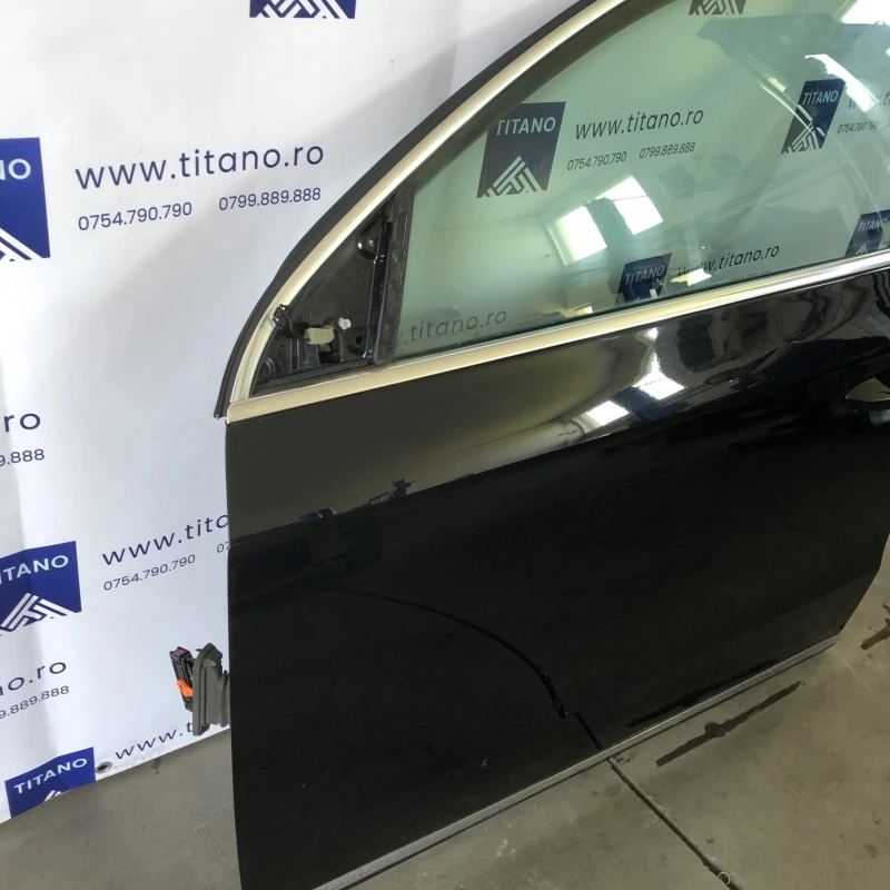 Usa stanga fata / Volkswagen Passat B7 2012 / Caroserie, oglinzi si faruri