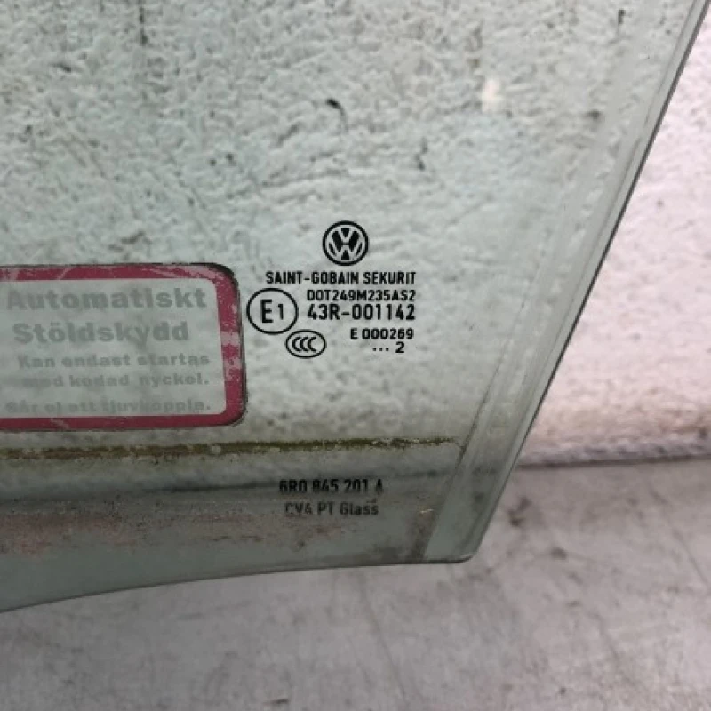 Geam stanga fata / Volkswagen Polo 6R 2013 / Caroserie, oglinzi si faruri