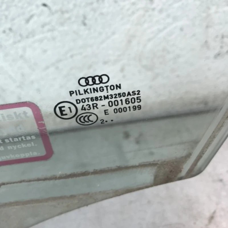 Geam stanga fata / Audi A4 B8 facelift 2013 / Caroserie, oglinzi si faruri