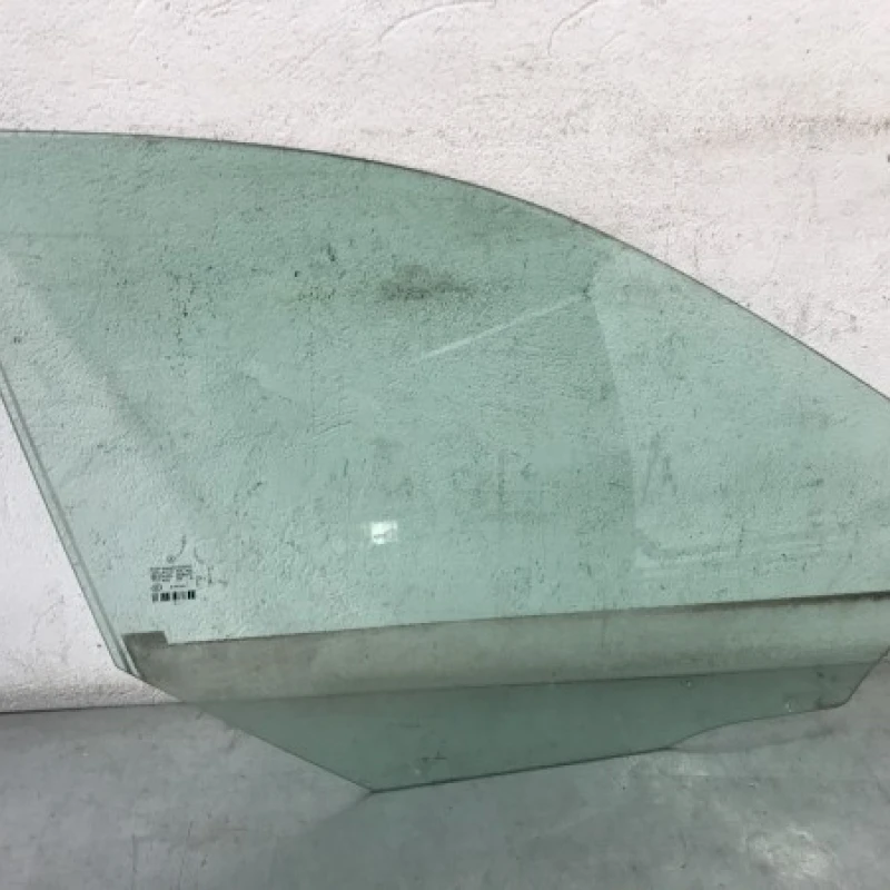 Geam dreapta fata Mercedes-Benz 