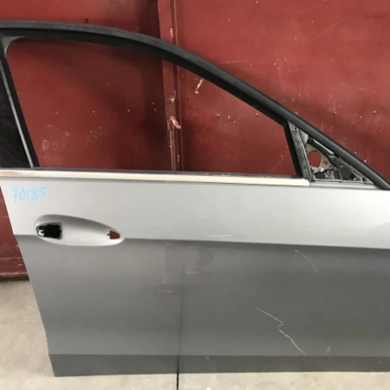Usa dreapta fata Mercedes-Benz 