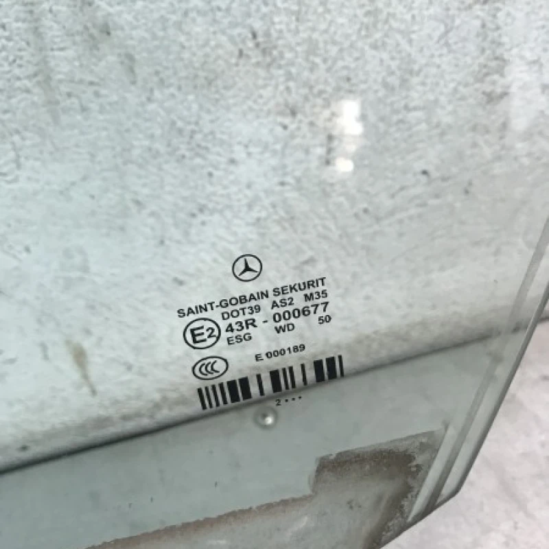 Geam stanga fata / Mercedes-Benz E Class W212 2012 / Caroserie, oglinzi si faruri