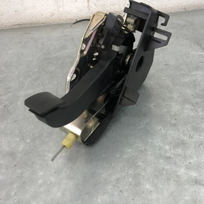 Pedala frana de picior Mercedes-Benz 