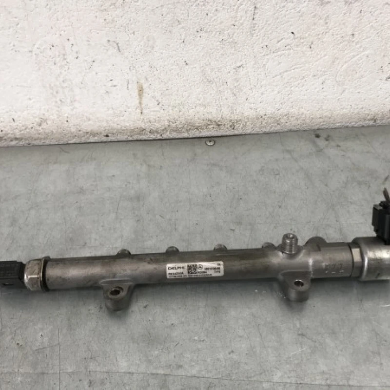 Rampa injectoare cu senzor Mercedes-Benz 