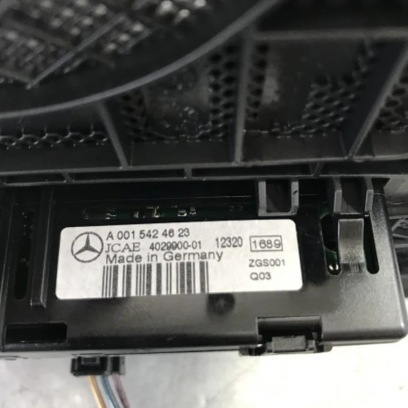Display afisaj senzori de parcare / Mercedes-Benz E Class W212 2012 / Audio si electronice