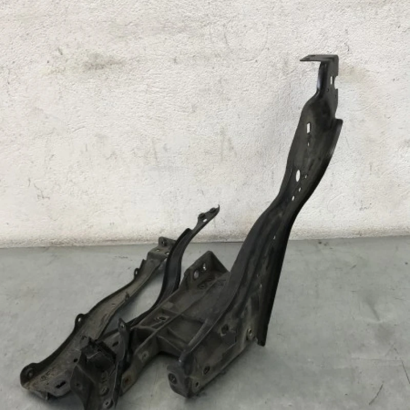 Suport far stanga / Mercedes-Benz E Class W212 2012 / Caroserie, oglinzi si faruri