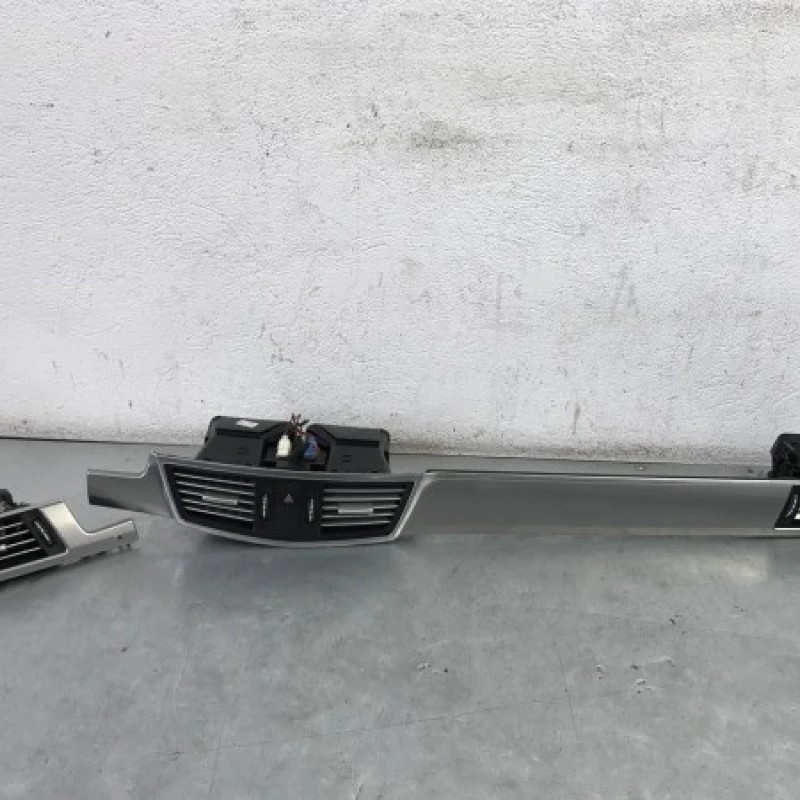 Grila aer bord Mercedes-Benz E Class W212 2012