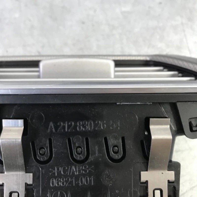 Grila aer bord / Mercedes-Benz E Class W212 2012 / Interior