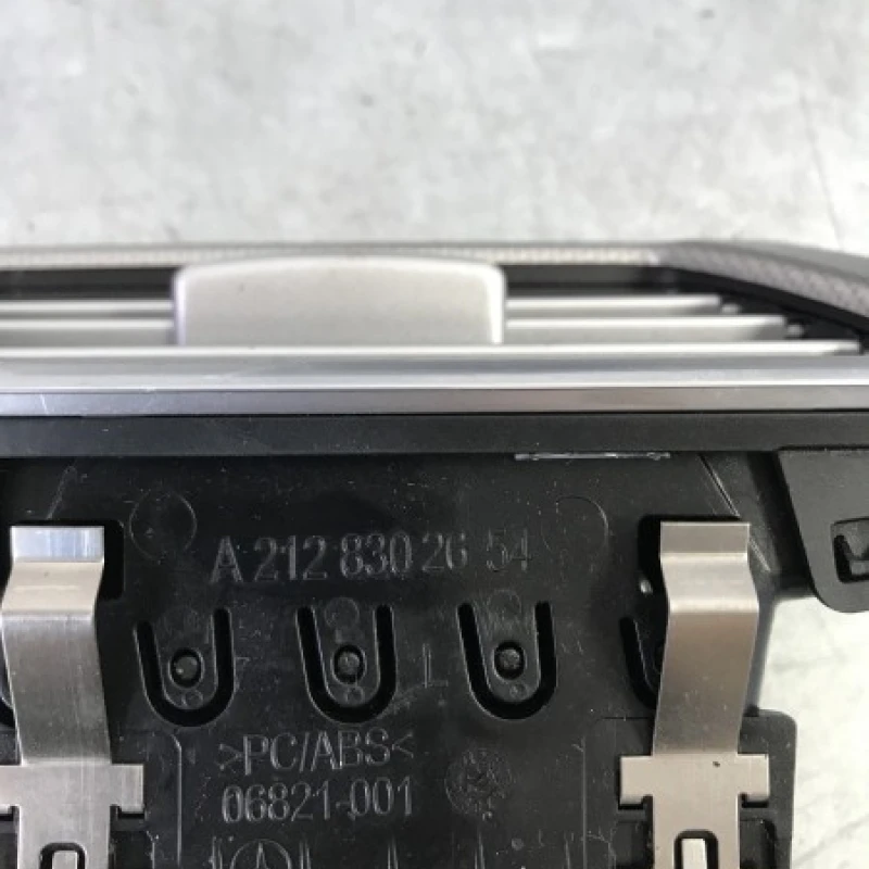 Grila aer bord / Mercedes-Benz E Class W212 2012 / Interior