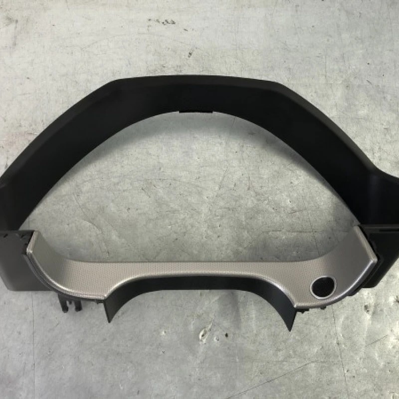 Ornament trim ceas bord / Mercedes-Benz E Class W212 2012 / Interior