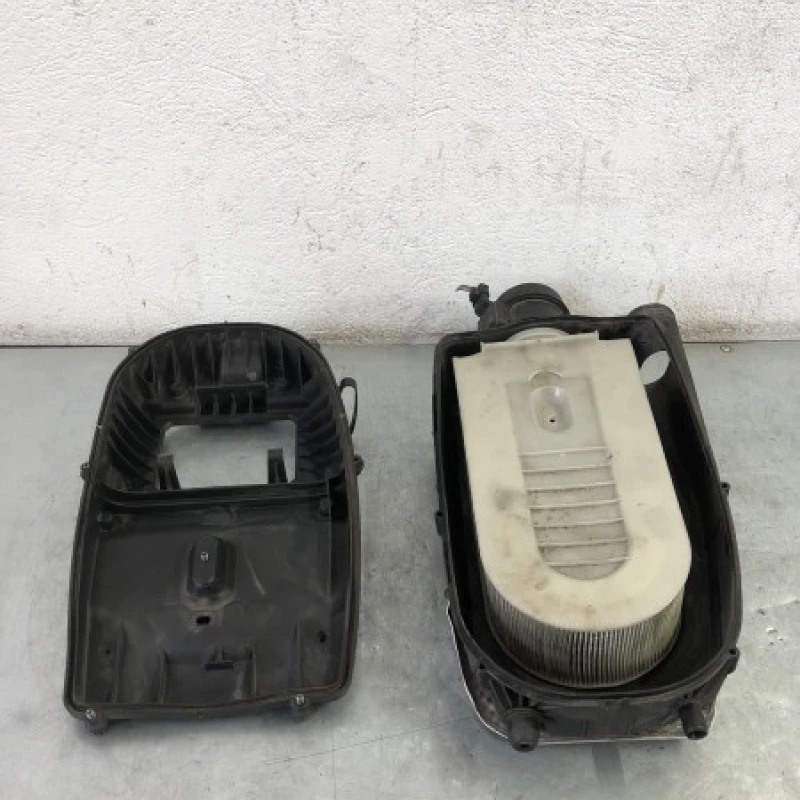Carcasa filtru aer Mercedes-Benz 