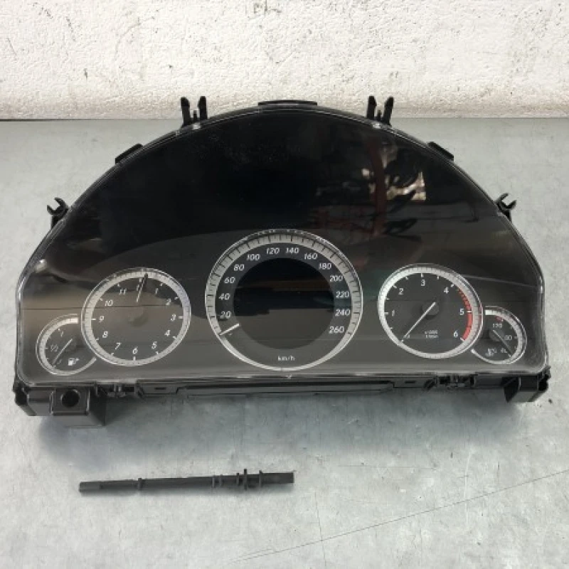 Ceas bord / Mercedes-Benz E Class W212 2012 / Audio si electronice