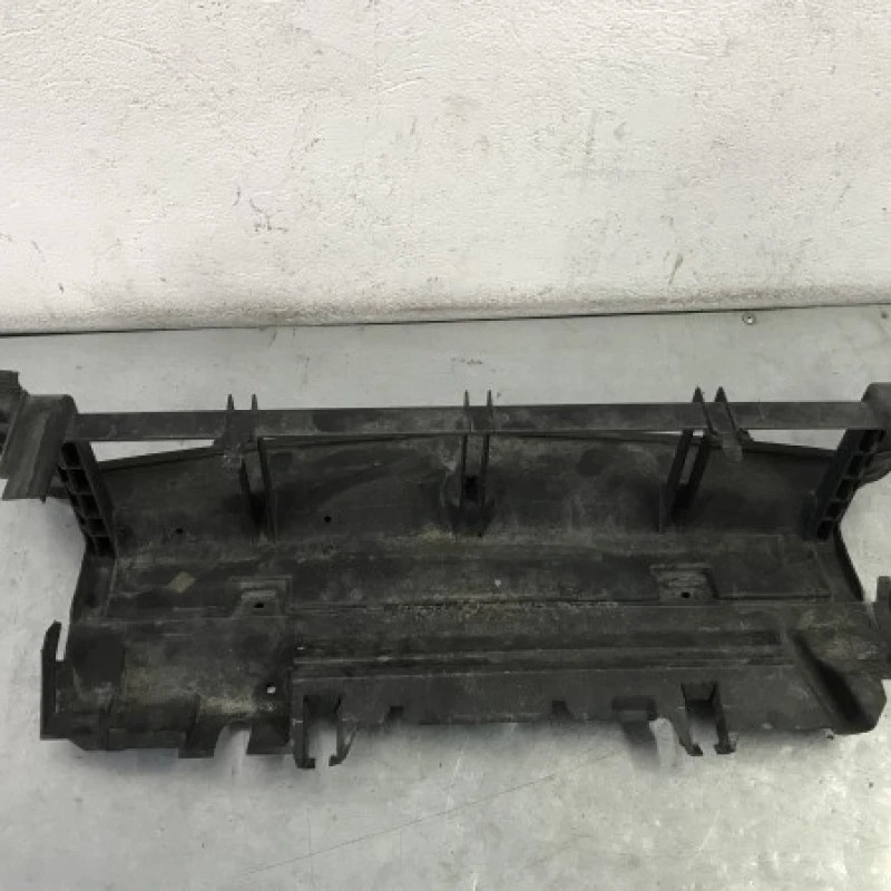Deflector aer / Mercedes-Benz E Class W212 2012 / Caroserie, oglinzi si faruri