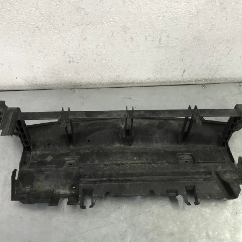 Deflector aer / Mercedes-Benz E Class W212 2012 / Caroserie, oglinzi si faruri
