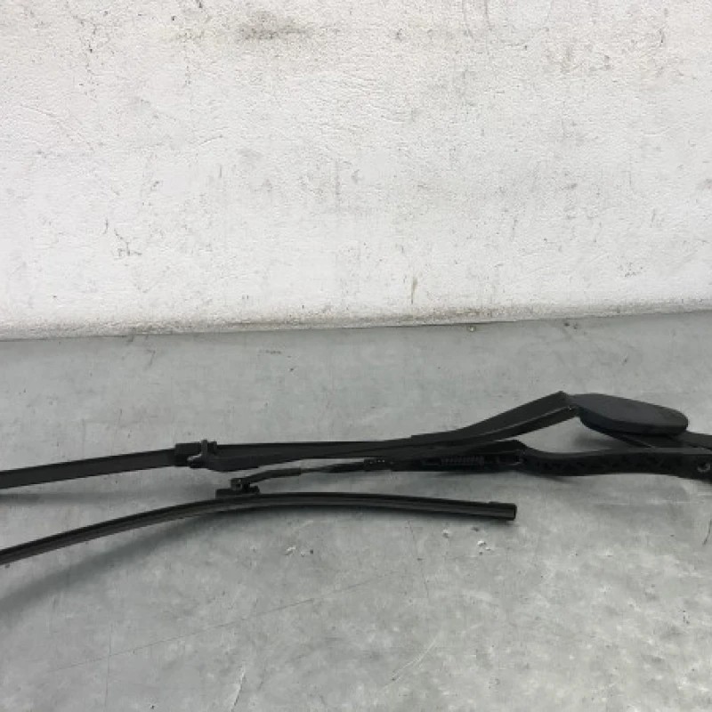 Brate stergatoare fata Mercedes-Benz E Class W212 2012