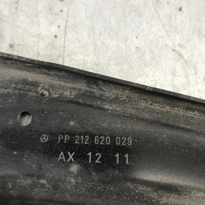 Suport far stanga / Mercedes-Benz E Class W212 2012 / Caroserie, oglinzi si faruri