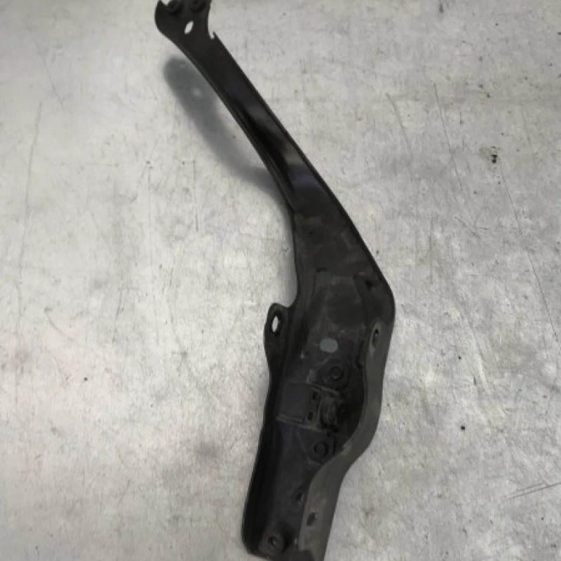 Suport far stanga / Mercedes-Benz E Class W212 2012 / Caroserie, oglinzi si faruri