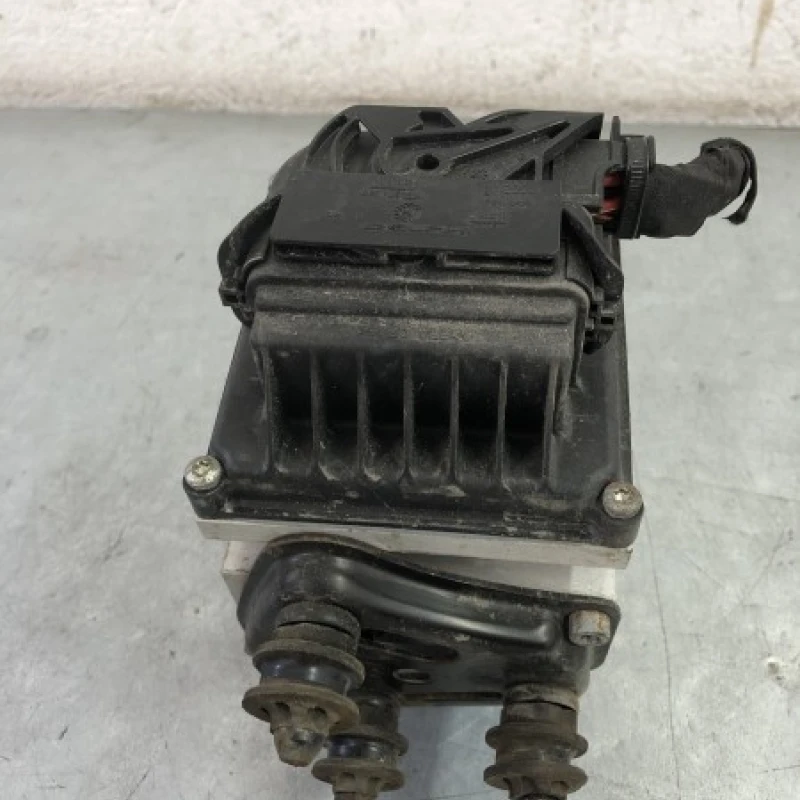 Pompa abs / Volkswagen Passat B6 2008 / Frane