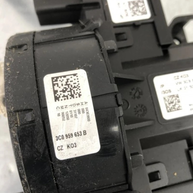 Spira volan cu manete / Volkswagen Passat B6 2008 / Audio si electronice