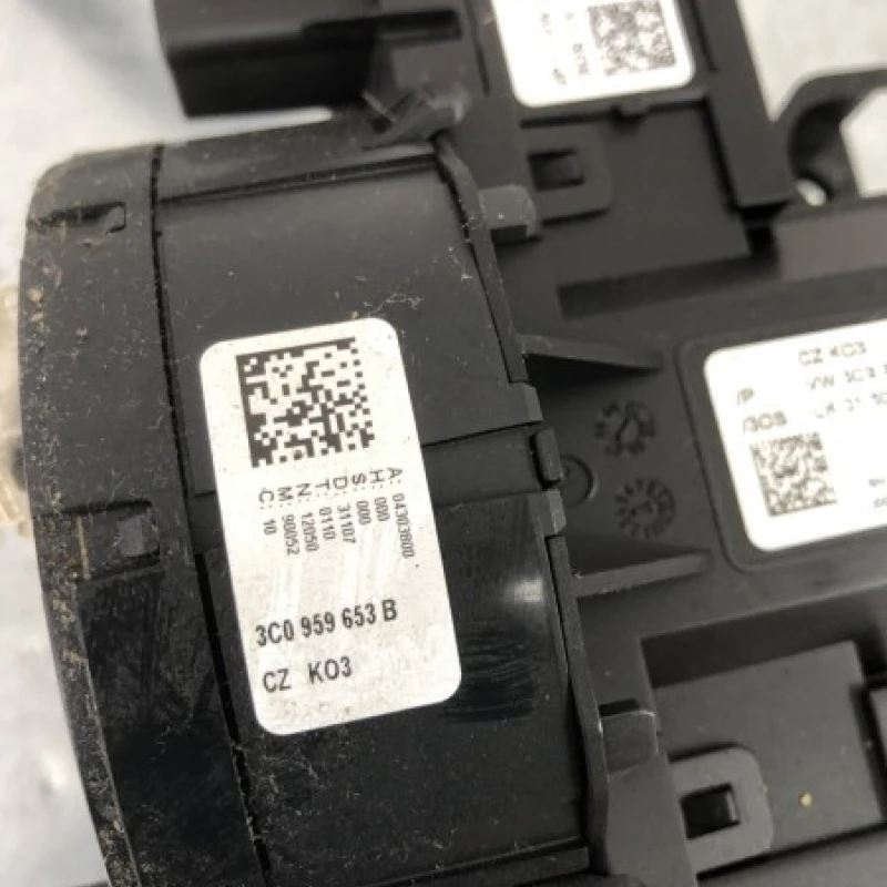 Spira volan cu manete / Volkswagen Passat B6 2008 / Audio si electronice