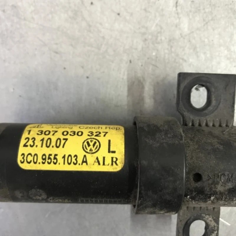 Spalator far stanga / Volkswagen Passat B6 2008 / Caroserie, oglinzi si faruri