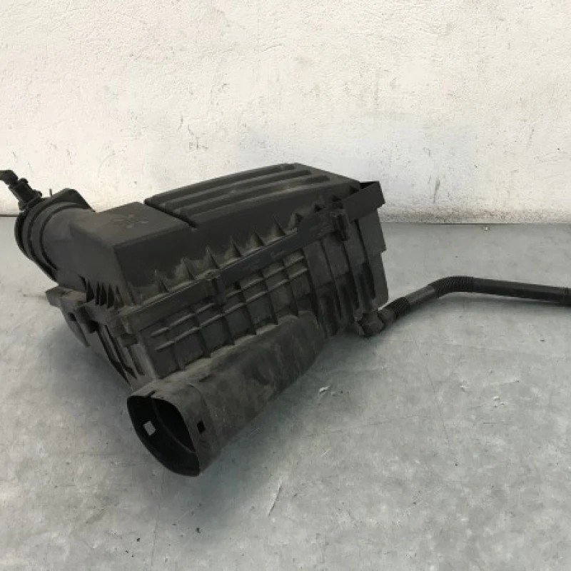 Carcasa filtru aer / Volkswagen Passat B6 2008 / Motor, racire si evacuare