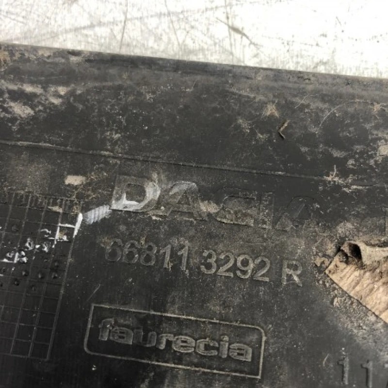 Grila stergatoare / Dacia Logan Logan MCV Stepway 2017 / Caroserie, oglinzi si faruri