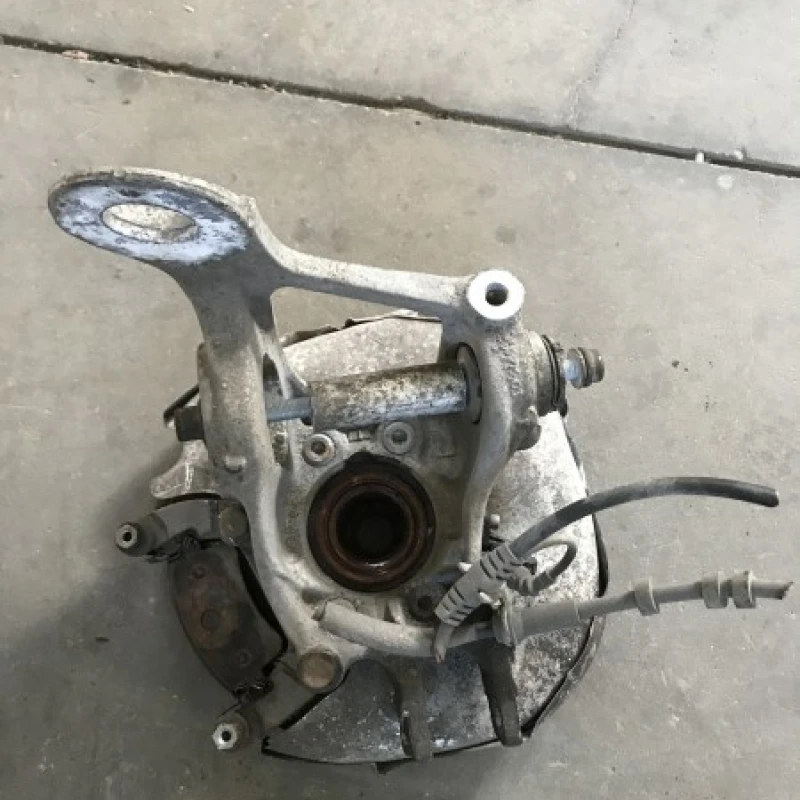 Fuzeta stanga spate / Audi A4 B8 2010 / Directie si suspensie