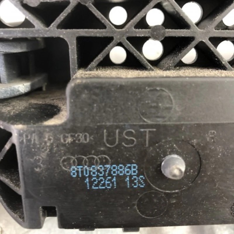 Maner usa dreapta spate / Audi A4 B8 2012 / Caroserie, oglinzi si faruri