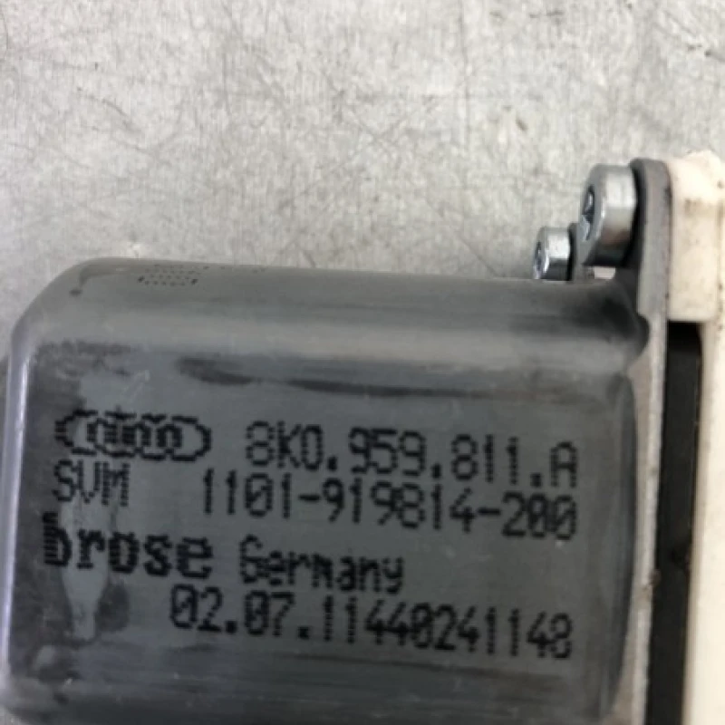 Motoras geam stanga spate / Audi A4 B8 2012 / Caroserie, oglinzi si faruri