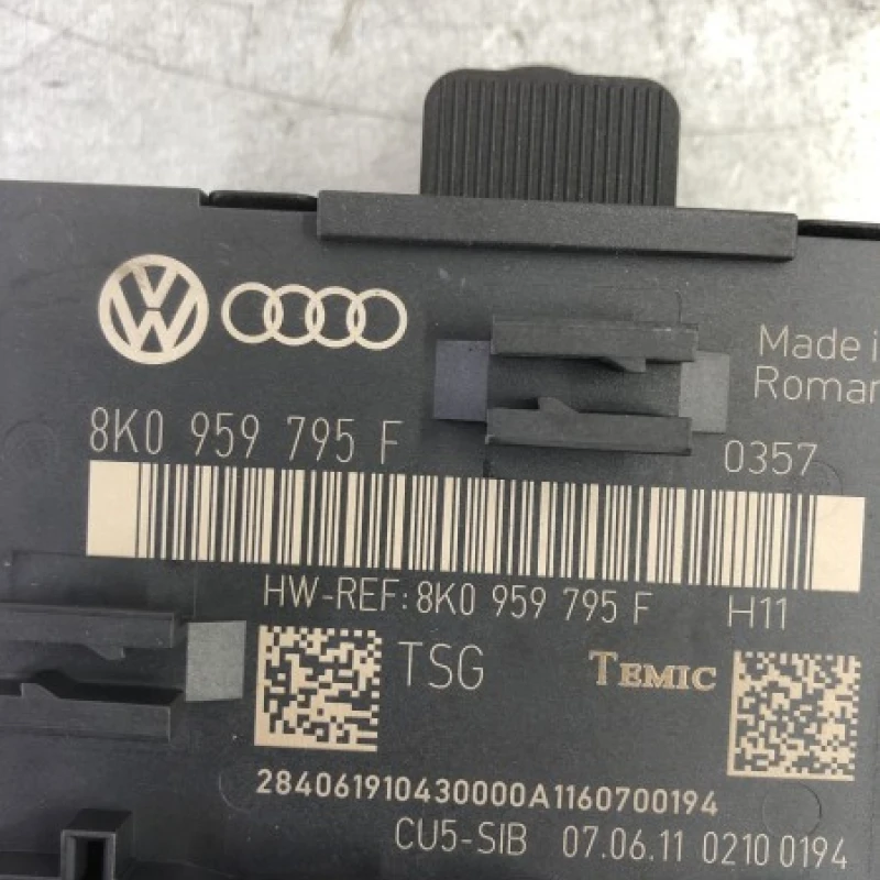 Modul usa stanga spate / Audi A4 B8 2012 / Caroserie, oglinzi si faruri