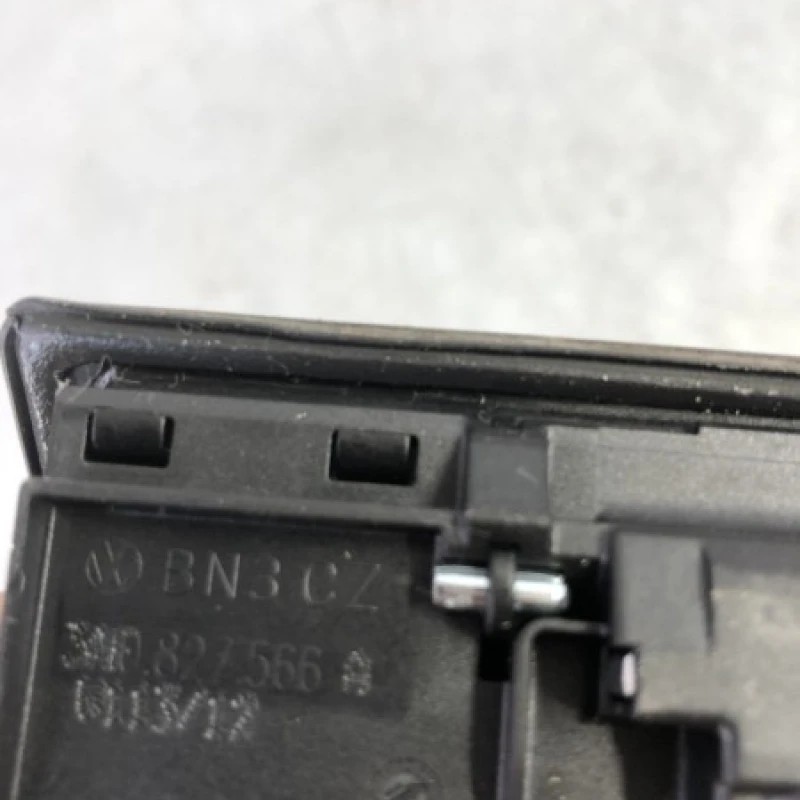 Camera mansalier / Volkswagen Passat B7 2012 / Audio si electronice