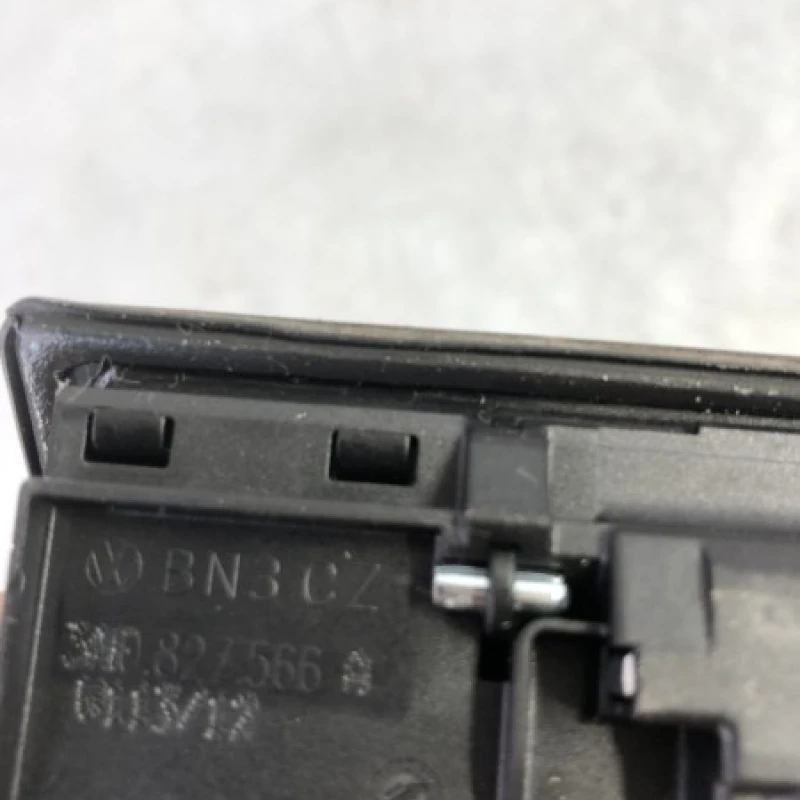 Camera mansalier / Volkswagen Passat B7 2012 / Audio si electronice