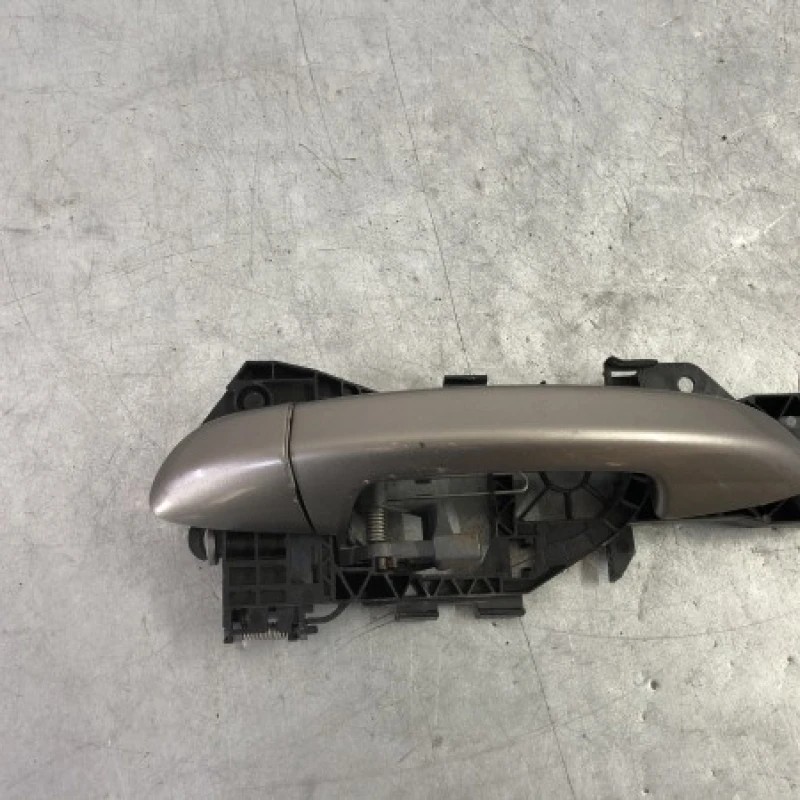 Maner usa dreapta spate / Volkswagen Passat B7 2012 / Caroserie, oglinzi si faruri