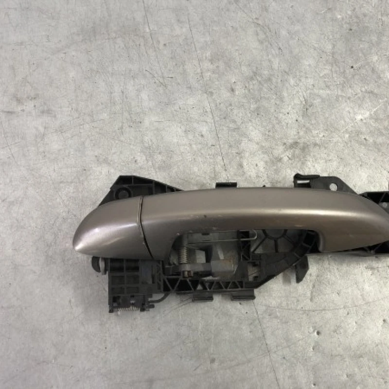 Maner usa dreapta spate / Volkswagen Passat B7 2012 / Caroserie, oglinzi si faruri