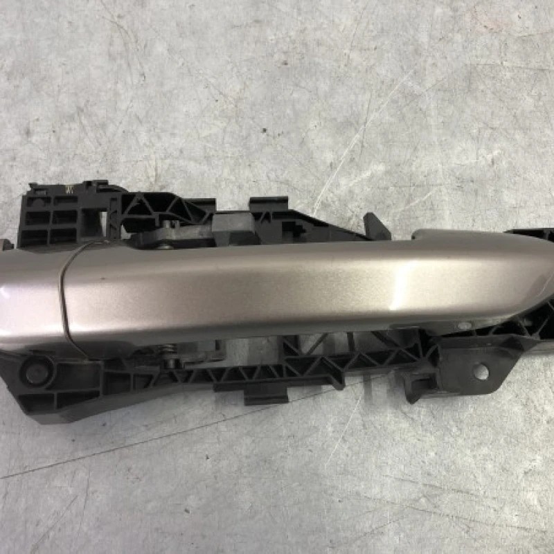 Maner usa dreapta spate / Volkswagen Passat B7 2012 / Caroserie, oglinzi si faruri