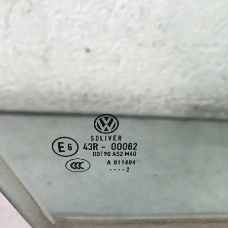 Geam dreapta fata / Volkswagen Passat B7 2012 / Caroserie, oglinzi si faruri
