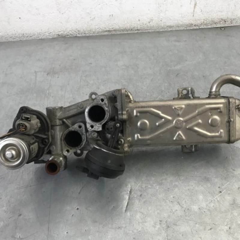 Racitor gaze egr / Volkswagen Passat B7 2012 / Motor, racire si evacuare