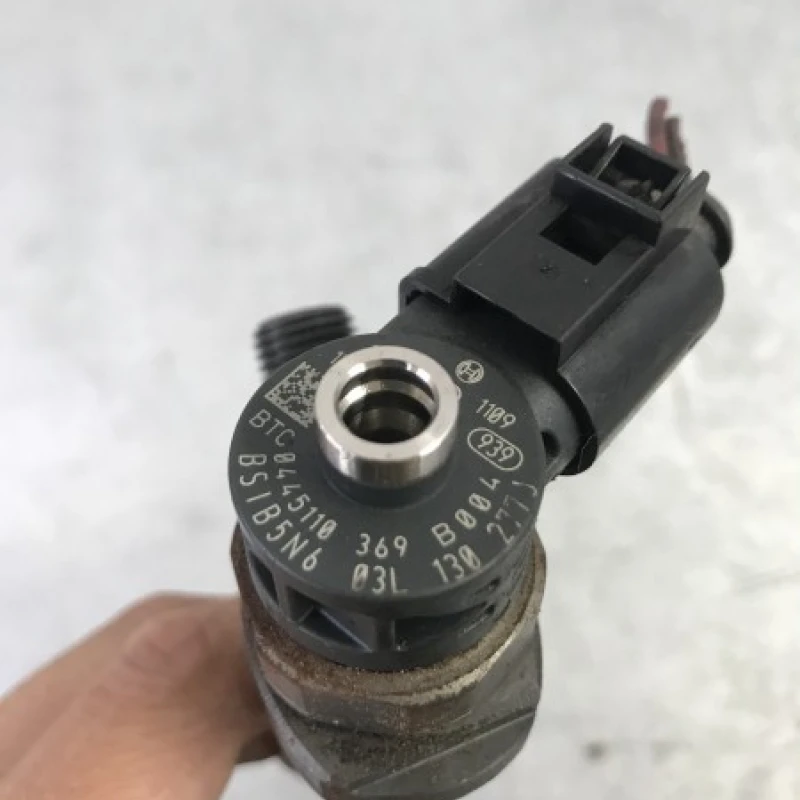 Injector / Volkswagen Passat B7 2012 / Motor, racire si evacuare