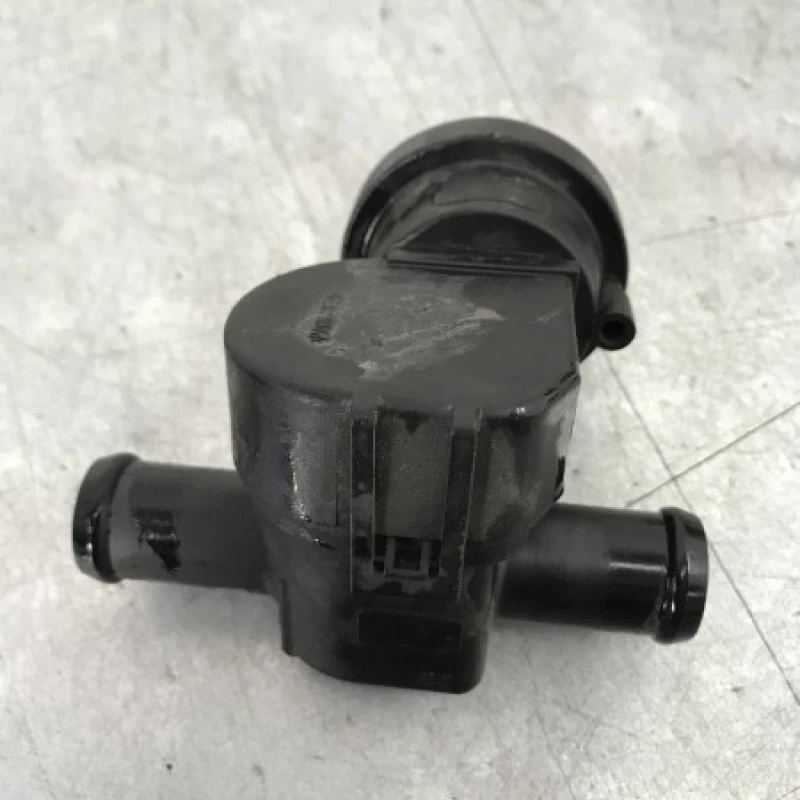 Pompa auxiliara recirculare apa / Audi A4 B8 2012 / Motor, racire si evacuare