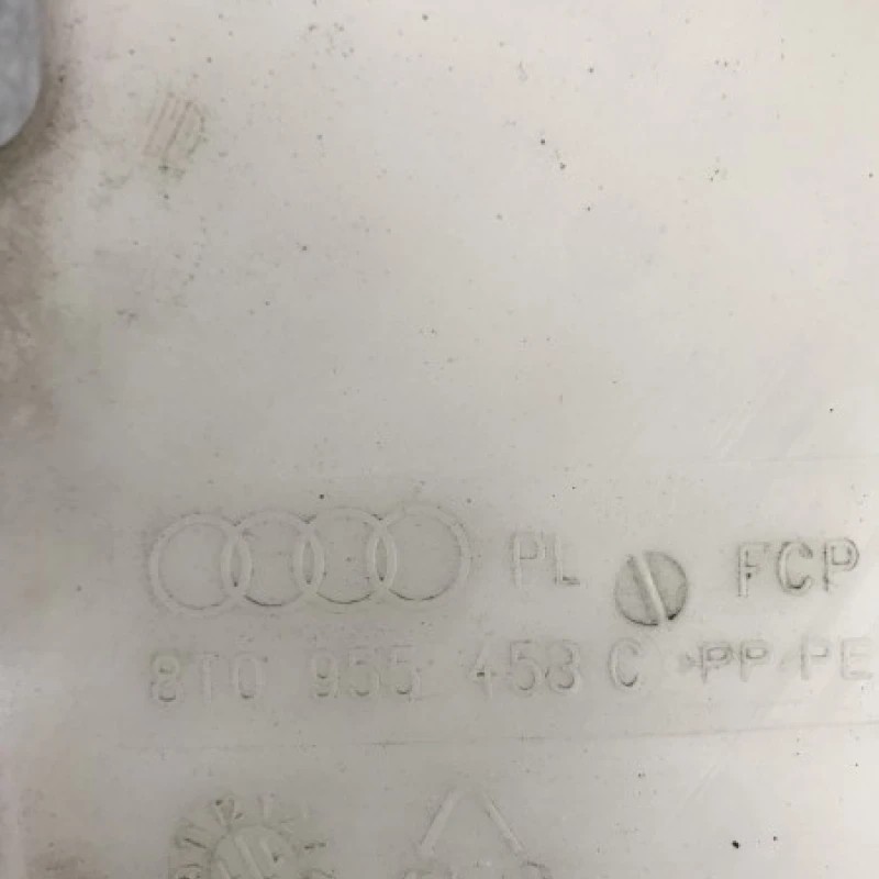 Vas lichid parbriz strop gel / Audi A4 B8 2012 / Caroserie, oglinzi si faruri